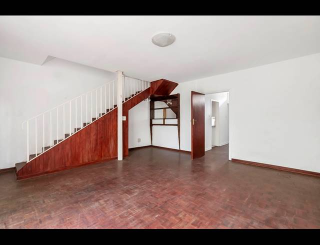 2 BEDROOM TOWNHOUSE FOR SALE IN WINDSOR EAST